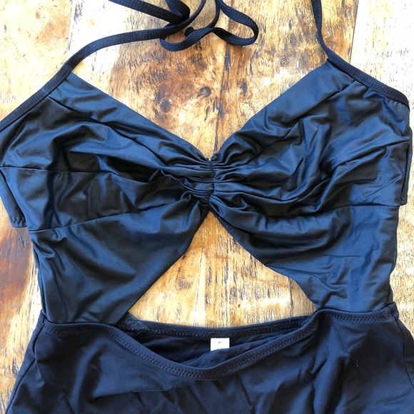 KORESWIM One Piece Bathing Suit - Picture 4 of 8